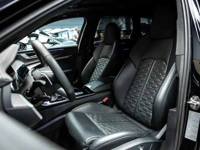 Audi RS6 RS 6 TFSI quattro AUDI Exlusive kleur | Keramisch | trekhaak | Stoel vent. | Alcantara