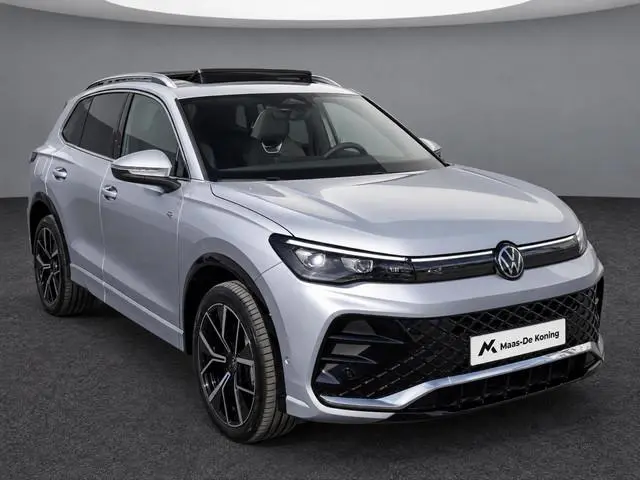 Volkswagen Tiguan 1.5eHybrid 272PK R-Line · Panoramadak · Trekhaak · Camera · Apple/Android Car Play...