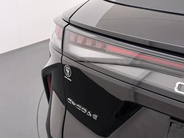 Omoda 9 SHS