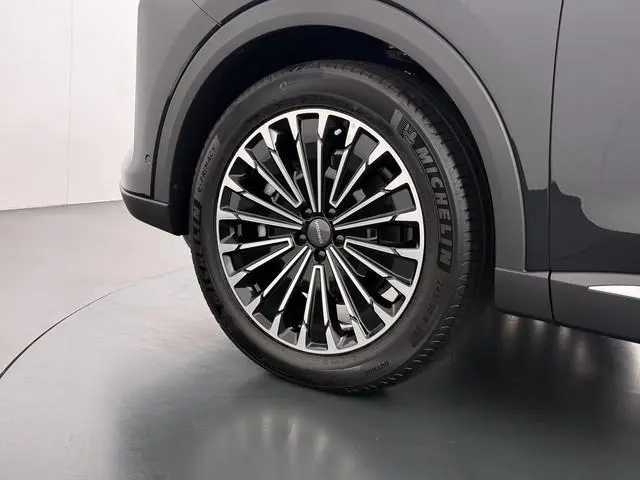 Omoda 9 SHS