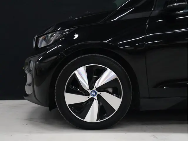 BMW i3 Basis Comfort 22 kWh [CRUISE CONTROL, STOELVERWARMING, PDC A, BLUETOOTH, CLIMATE CONTROL, NAV...