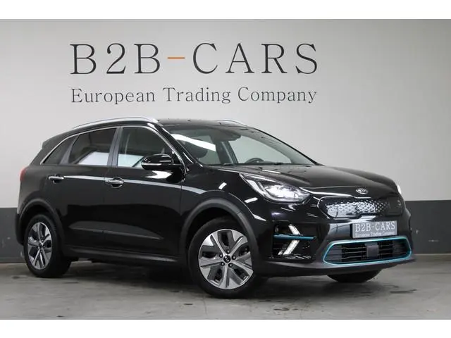 Kia e-Niro DynamicLine 64 kWh | SOH 100% | Warmtepomp | LED | Leder
