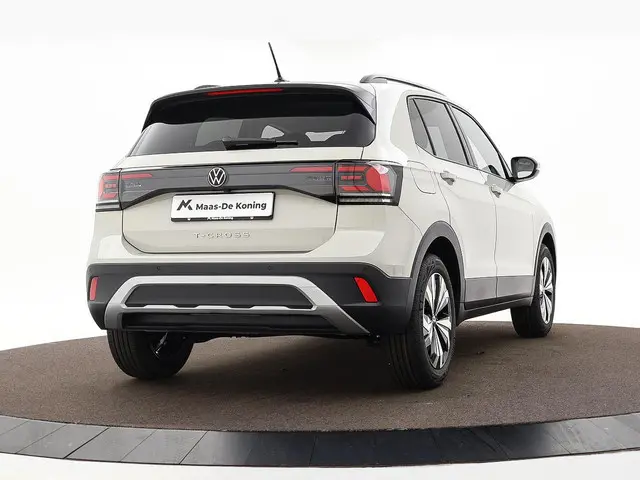 Volkswagen T-Cross Life Edition 1.0 TSI 95 PK 5 versn. Hand · Comfort pakket · Parkeersensoren voor...