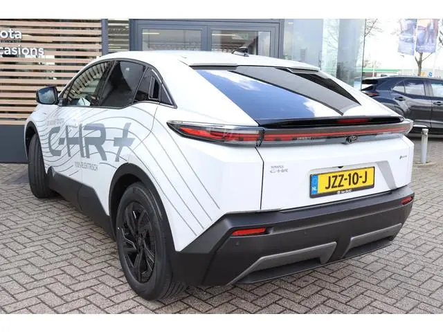Toyota CHR +