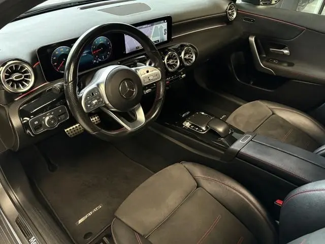 Mercedes-Benz A-klasse 200 Launch Edition Premium Plus Pano, Sfeer, AMG pakket