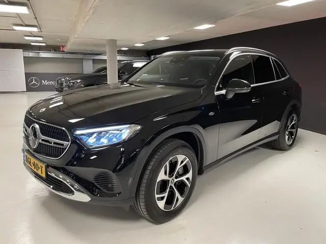 Mercedes-Benz GLC-klasse 300e 4MATIC LuxuryLine | Panoramadak | Trekhaak | Memorypakket