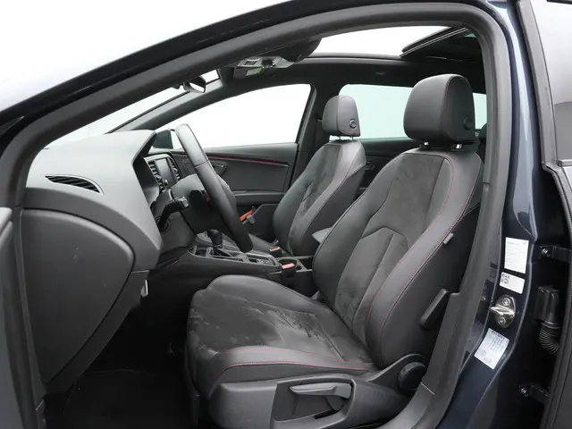 SEAT Leon ST 1.5 TSI 150 pk DSG FR Business Intense | Panoramadak | Leder/alcantara | Achteruitrijca...