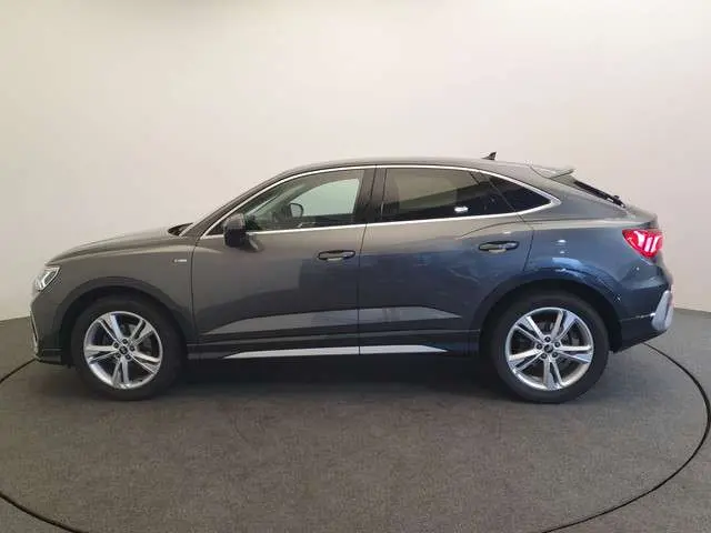 Audi Q3 Sportback 35 TFSI 150pk S-Tronic S-Line Half leder/alcantara, Wegklapbare trekhaak, Dodehoek sensoren