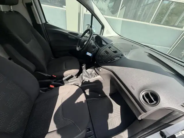 Ford Transit Courier