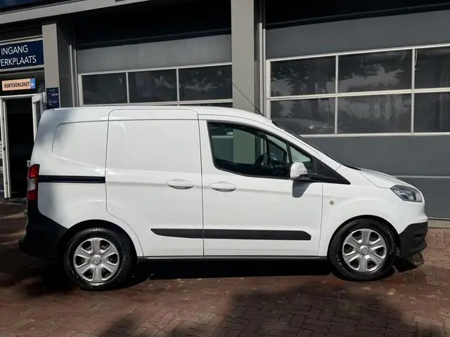 Ford Transit Courier