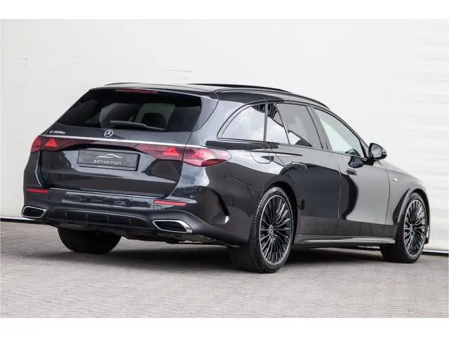 Mercedes-Benz E-klasse Estate 300 e AMG Premium, Hyperscreen, Pano, Nightpakket, Distronic, 20"