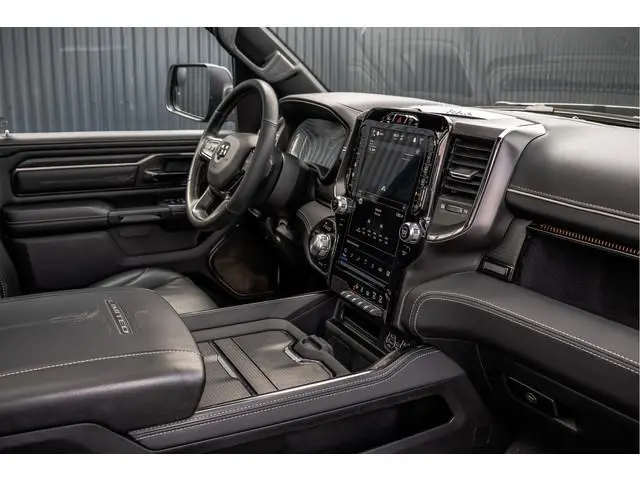 Dodge Ram 1500 1500 LIMITED 5.7L V8 | 1e Eigenaar | Head up | Luchtvering | Rambox | Split Tailgate...