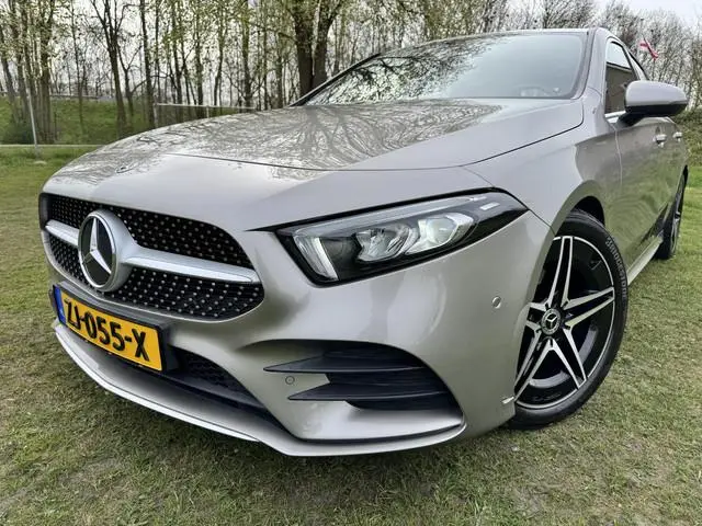 Mercedes-Benz A-klasse 180 Bus. Solution AMG | ORG. NL | DEALER OND. | STOELVERWARMING | SFEERVERLIC...