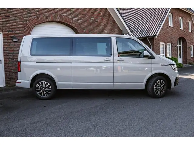 Volkswagen Transporter 2.0 TDI L2H1150PK DUB/CAB LED NAVI Caravelle T6.1 150 PK DSG DUB/CAB