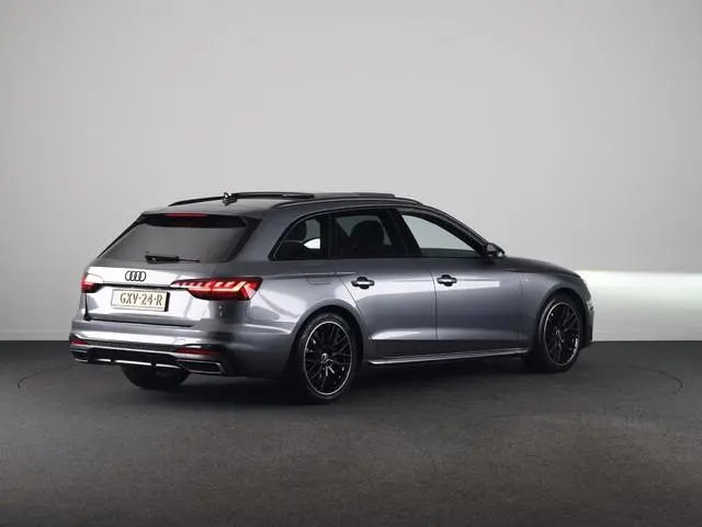 Audi A4 Avant 35 TFSI S edition 150pk | Panoramadak | 18 inch Lichtmetalen velgen | Stoelverwarming...