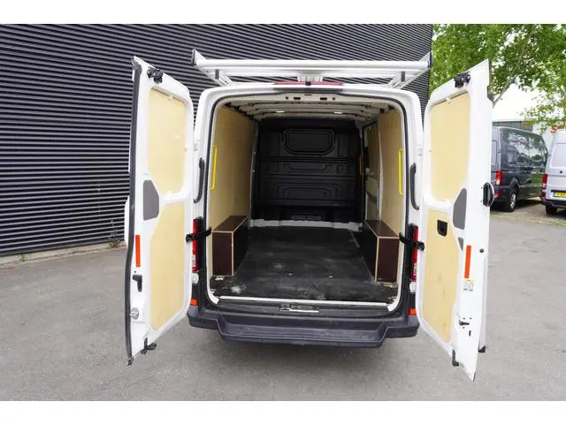 Volkswagen Crafter 35 140pk Automaat L3H2/L2H1 LED Apple Carplay Camera 17" Velgen Imperiaal Parkeer...