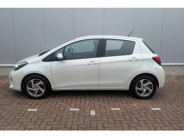 Toyota Yaris 1.5 Hybrid Lease Achteruitrijcamera, NL-auto, Bluetooth telefoonvoorbereiding