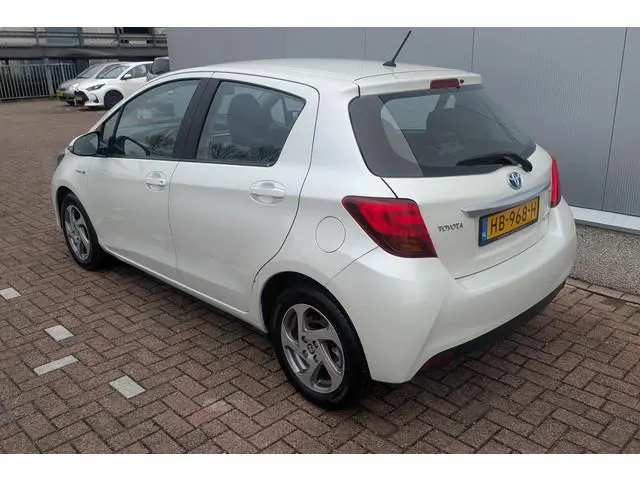 Toyota Yaris 1.5 Hybrid Lease Achteruitrijcamera, NL-auto, Bluetooth telefoonvoorbereiding