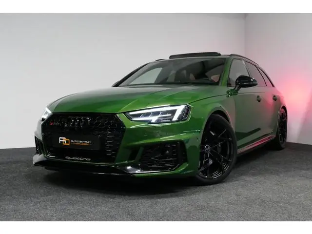 Audi RS4 Avant 2.9 TFSI RS 4 quattro / RS-Sportuitlaat / Panoramdak / Elektr. verstelbare voorstoele...
