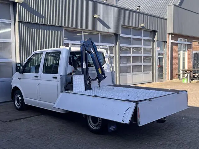 Volkswagen Transporter 2.0 TDI L2H1 DC Laadkraan Airco Trekhaak 2200kg 6 persoons Euro 6 Open laadba...