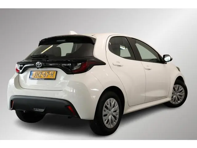 Toyota Yaris 1.5 Hybrid Active, Navi, DAB, Keyless Entry, Apple Carplay / Android Auto, Camera!
