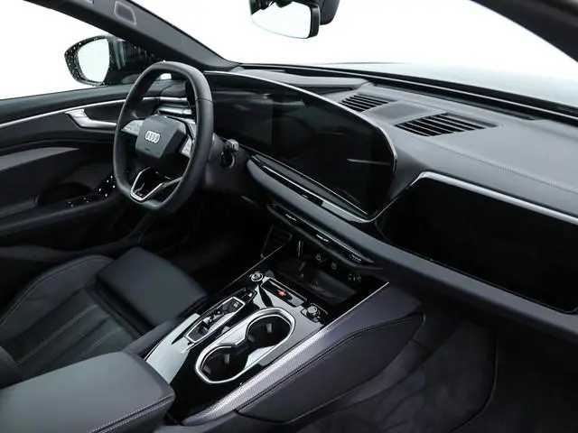 Audi A6 Avant 2.0 367pk S-tronic e-hybrid Quattro S edition Comp · 360 Camera · Servosluiting · Pano...