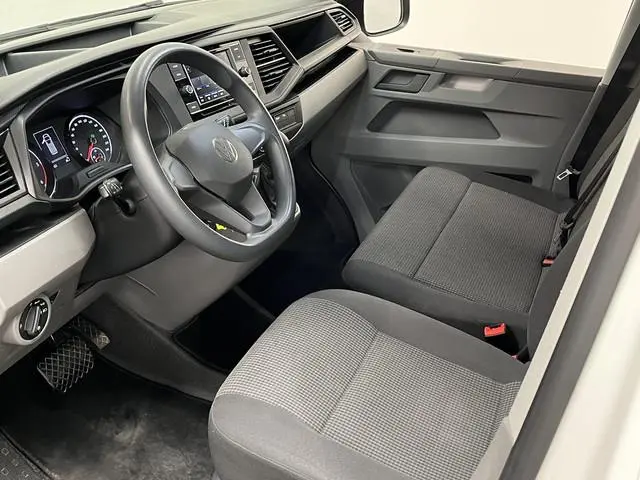 Volkswagen Transporter 2.0 TDI L2H1 150PK Automaat Airco Cruise Control Apple Carplay Verwarmbare st...