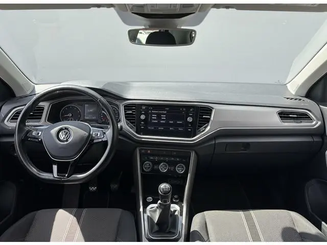 Volkswagen T-Roc TSI 115PK STYLE BUSINESS CAMERA/CARPLAY/STUURVERW./ELEKTR.KLEP