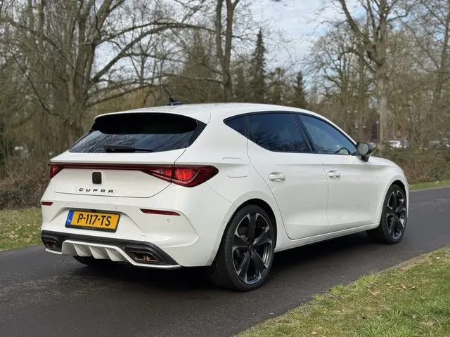 Cupra Leon 1.4 TSI eHybrid PHEV Fr