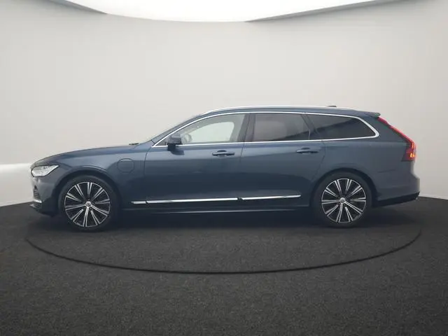 Volvo V90 T8 AWD Ultimate Bright LONG RANGE PHEV 455pk | Trekhaak Af Fabriek | Panodak | Adaptive Cr...
