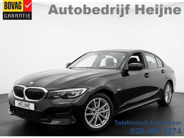 BMW 3-serie 330e 290PK HIGH EXECUTIVE HALF-LEDER/CAMERA/NAVI/PANORAMADAK