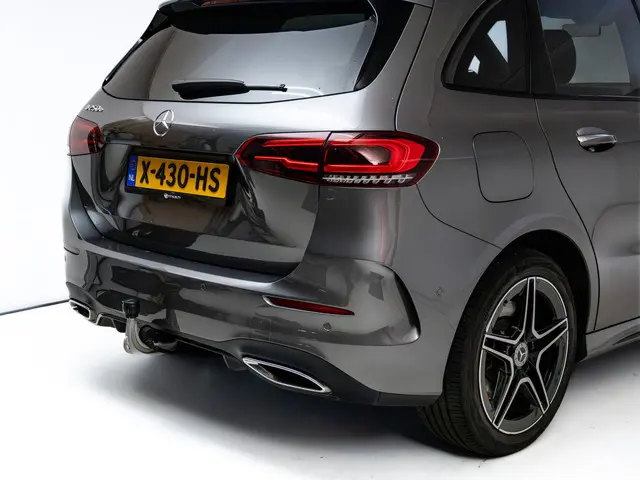 Mercedes-Benz B-klasse 250 e AMG Line | Elec. Trekhaak | Elec. achterklep | Cruise | Camera | Stoelv...