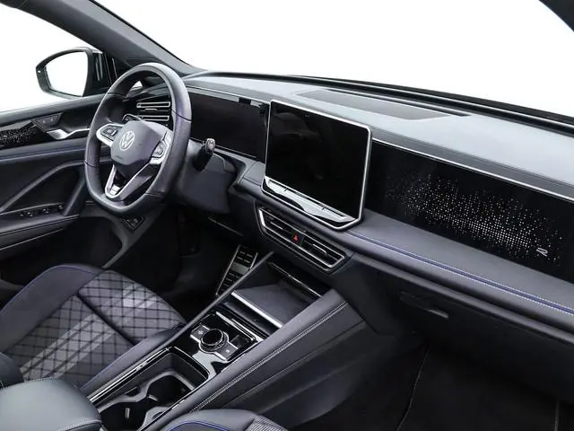 Volkswagen Tiguan 1.5 eHybrid 272pk DSG R-Line Edition · Panoramadak · 360 Camera · Inklap. Trekhaak...