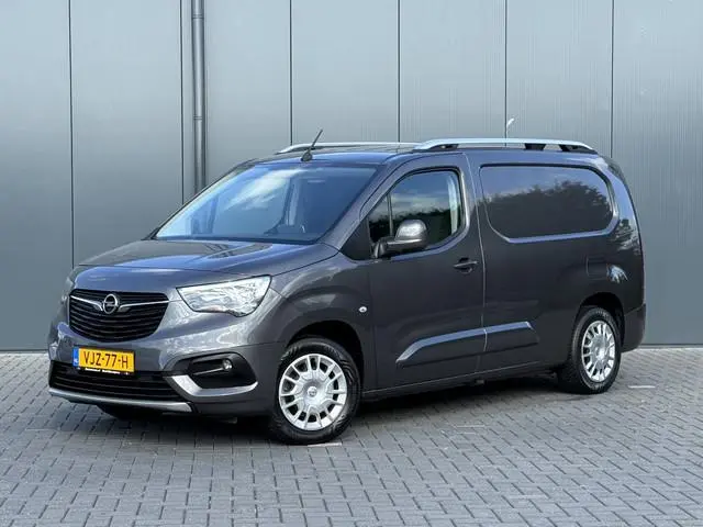Opel Combo 1.5D 102 PK / L2H1 / Edition / 1e EIG. / INRICHTING / COOLBOX / TREKHAAK / CAMERA / CRUIS...