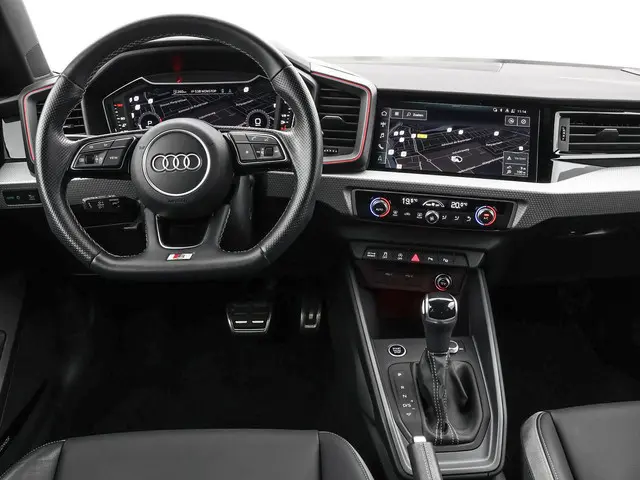 Audi A1 Sportback 40 TFSI 207pk S-Tronic S Edition · Camera · SONOS Sound · Apple/Android Car Play ·...