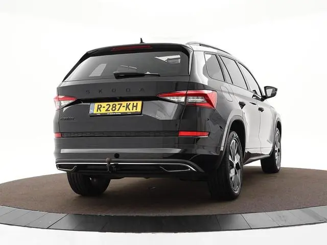 Skoda Kodiaq 1.5 TSI 150pk DSG Sportline · Camera · Panoramadak · Apple/Android Car Play · Elek Voor...