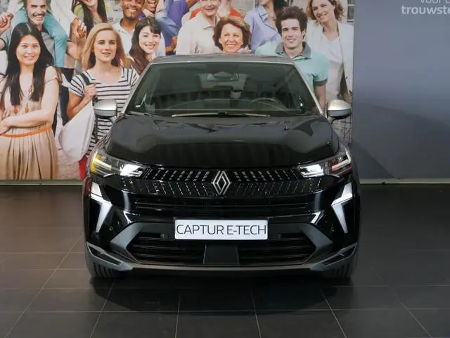 Renault Captur 1.8 E-Tech full hybrid 160 techno Camera, Adaptive Cruise, Clima, Google Navi