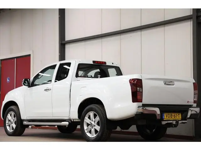 Isuzu D-Max 1.9 Extended Cab AUTOMAAT 3500KG TREKHAAK EURO 6
