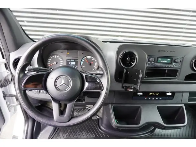 Mercedes-Benz eSprinter eSprinter L2H2 47kwh  Actieradius Accu Airco Camera Sidebars 3-Zits