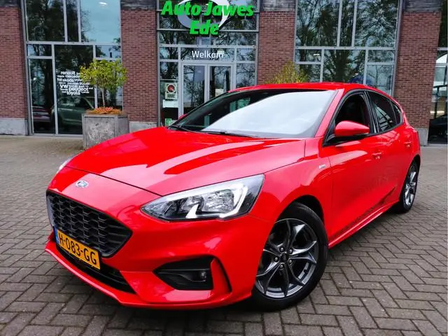 Ford Focus 1.0 EcoBoost ST Line Business Parkeersensoren V+A - Climatronic - Led verlichting - NL au...