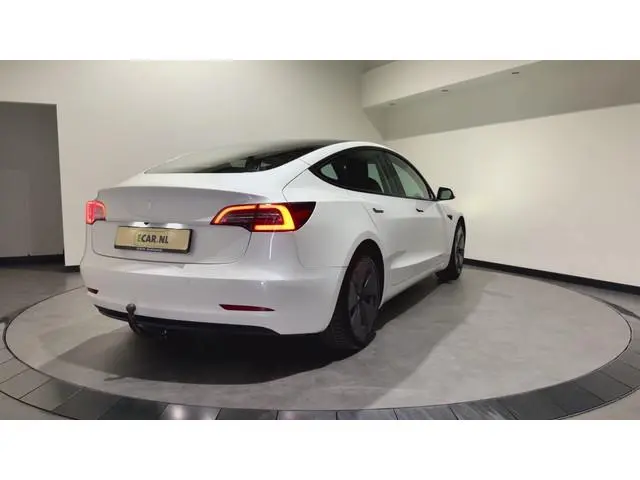Tesla Model 3 Standard RWD Plus 60 kWh | Panoramadak | zwart leer | ACC