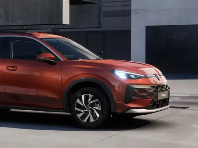 Volkswagen T-Roc Limited Edition 1.5 eTSI 116 PK 7 versn. DSG · Comfort pakket · Achteruitrijcamera...