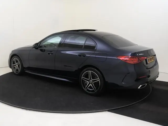 Mercedes-Benz C-klasse 300 e AMG Line / Achteruitrijcamera / Stoelverwarming / Panaromadak / Trekhaa...