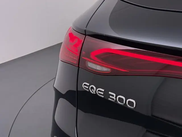 Mercedes-Benz EQE SUV 300 AMG Line 91 kWh | Airmatic Pano Trekhaak Burmester Ventilatie