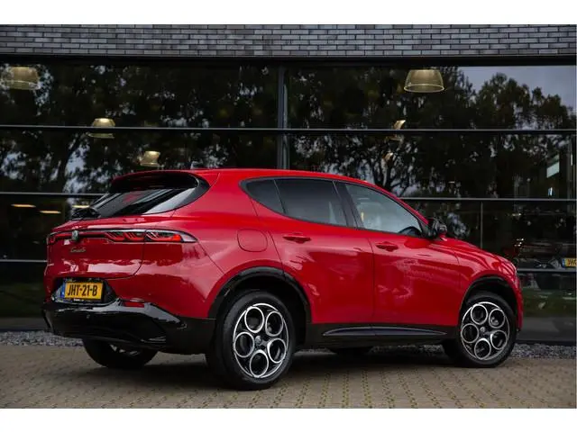 Alfa Romeo Tonale 1.3T PHEV Sprint , Adaptive cruise, Camera,