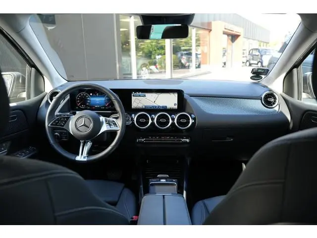 Mercedes-Benz B-klasse 180 Progressive Line Advanced Trekhaak Winterpakket MBUX Navi Camera