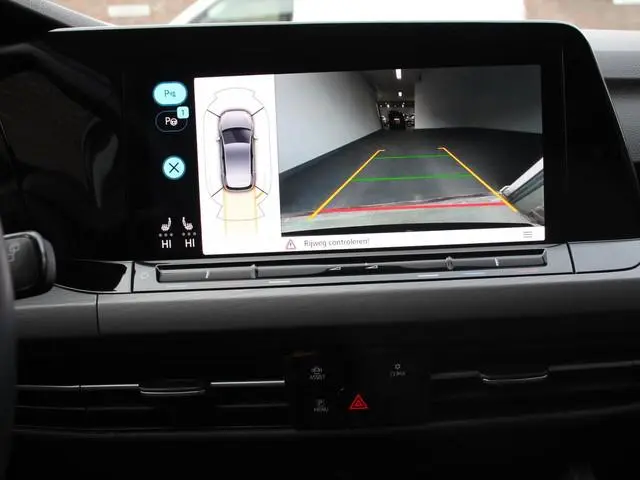 Volkswagen Golf 1.5 eTSI 150pk DSG Style Navigatie Apple Carplay/Android Auto Parkeersensoren Camera...