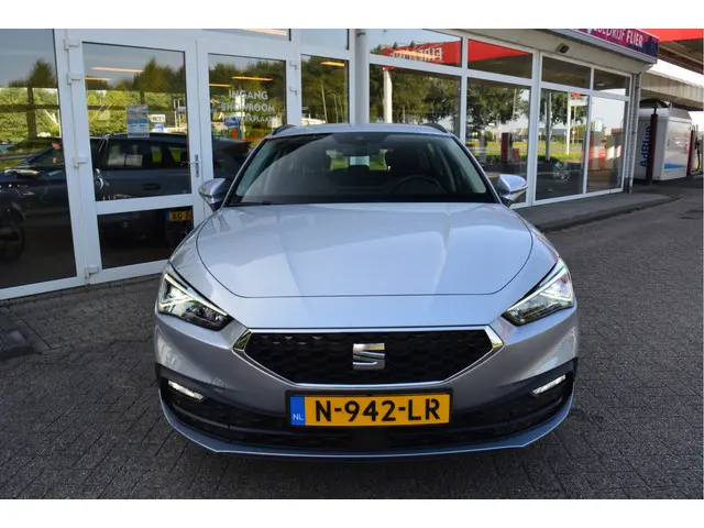 SEAT Leon Sportstourer 1.5 eTSI 150PK Style Launch Edition | DSG | LED | Station |