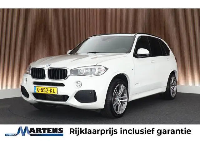 BMW X5 xDrive30d 259pk High Executive M-Sport Panoramadak Trekhaak Leder Memory Camera Keyless Navig...