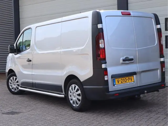 Renault Trafic 1.6 dCi Euro 6 - Airco - Trekhaak - Cruise - 3 Zits